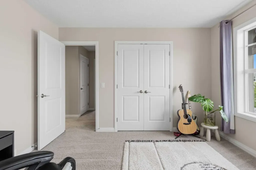26 Evansfield Park NW Calgary AB T3P 0B1