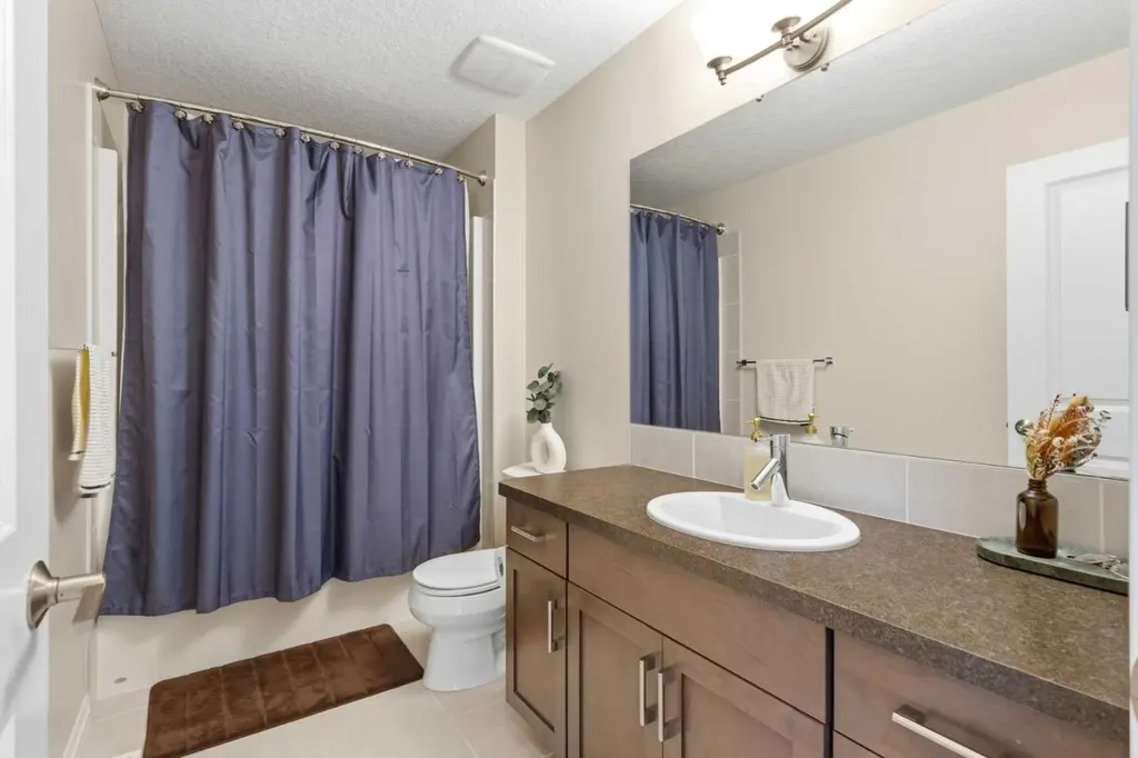 26 Evansfield Park NW Calgary AB T3P 0B1