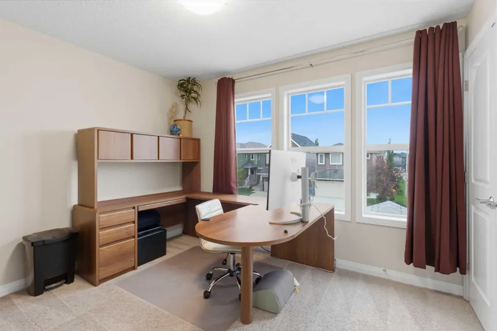 26 Evansfield Park NW Calgary AB T3P 0B1