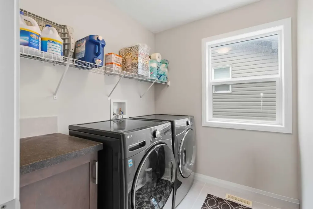 26 Evansfield Park NW Calgary AB T3P 0B1