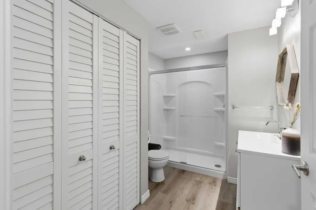 26 Evansfield Park NW Calgary AB T3P 0B1