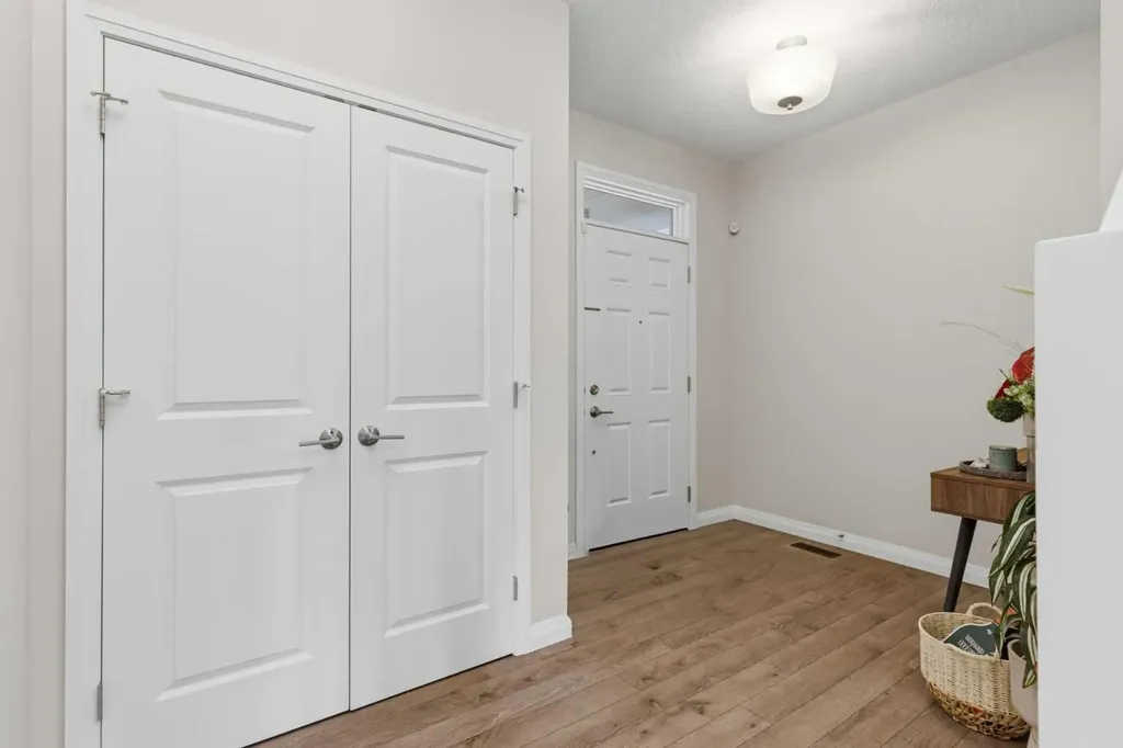 26 Evansfield Park NW Calgary AB T3P 0B1