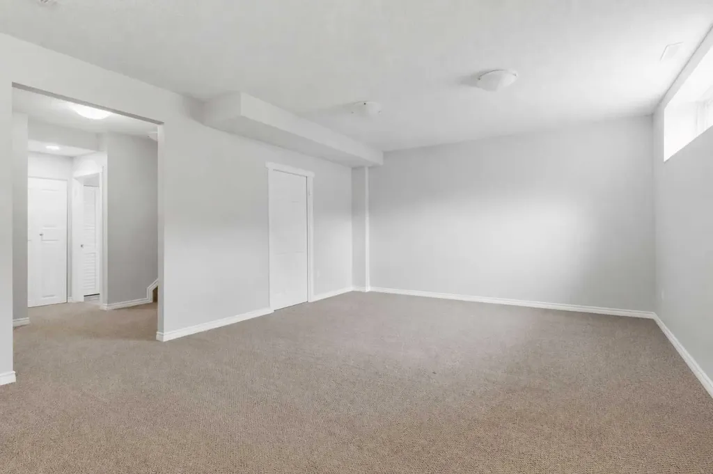 26 Evansfield Park NW Calgary AB T3P 0B1