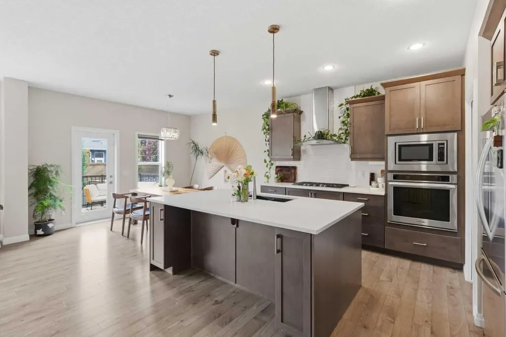 26 Evansfield Park NW Calgary AB T3P 0B1