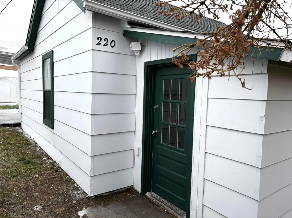 220 Armstrong Street Carmangay AB T0L 0N0
