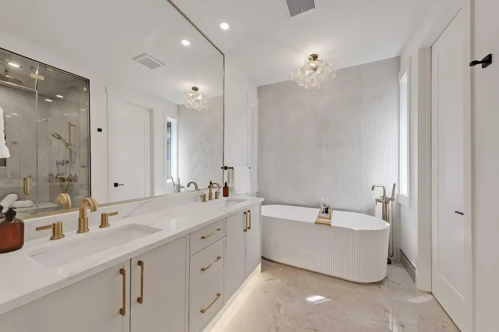 1009 18 Avenue NW Calgary AB T2M 0V8