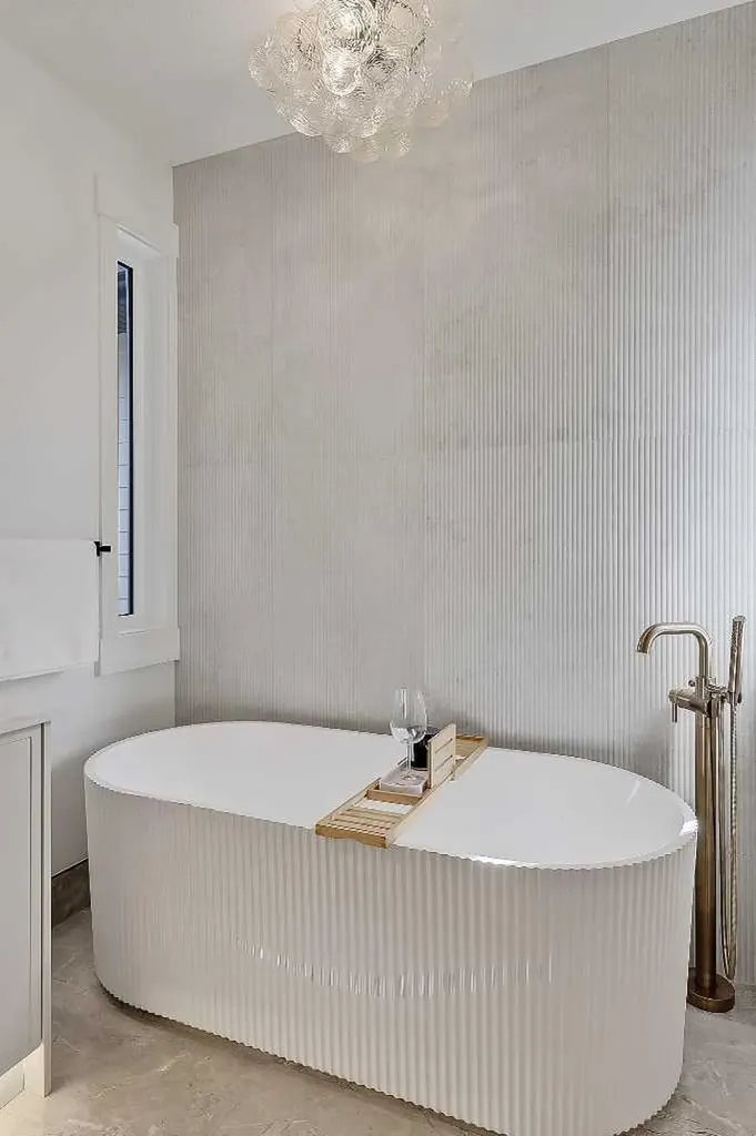 1009 18 Avenue NW Calgary AB T2M 0V8