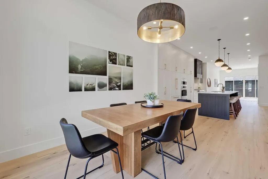 1009 18 Avenue NW Calgary AB T2M 0V8
