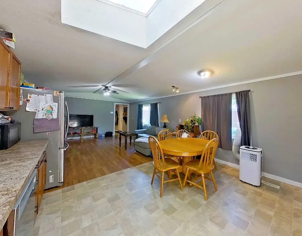812 6 Avenue SW Slave Lake AB T0G 2A4