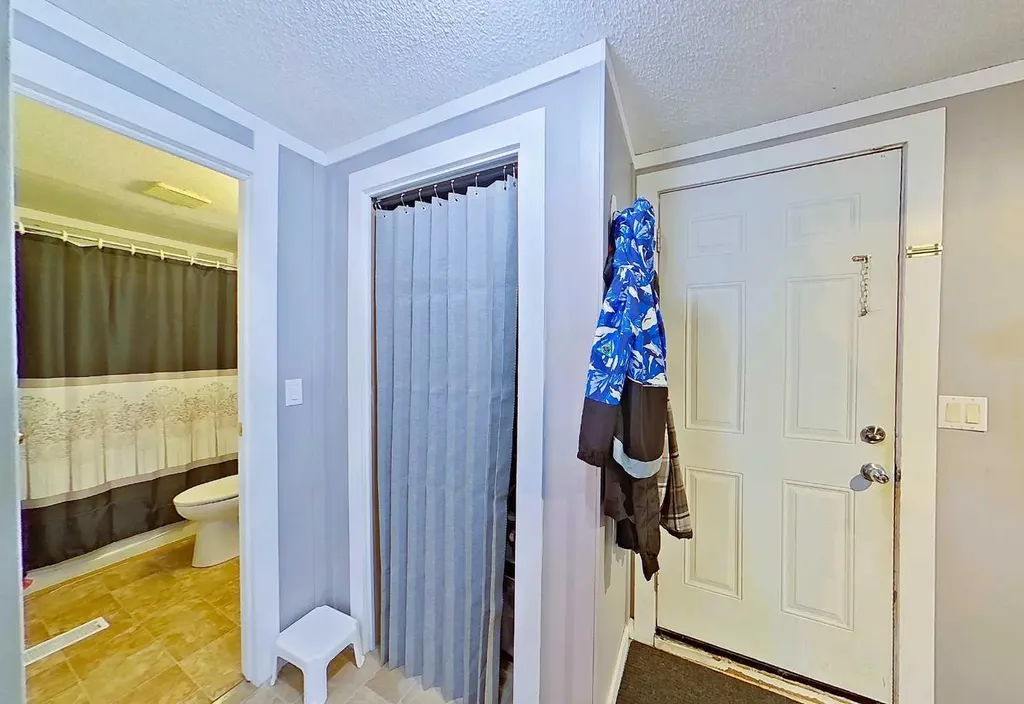 812 6 Avenue SW Slave Lake AB T0G 2A4