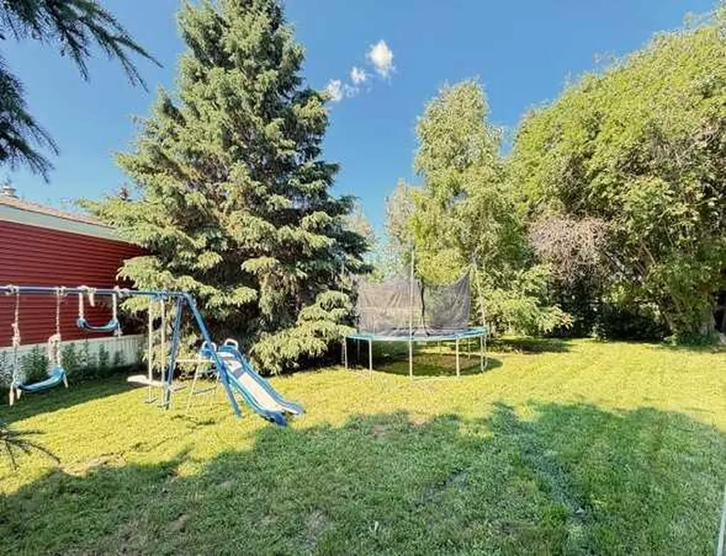 812 6 Avenue SW Slave Lake AB T0G 2A4