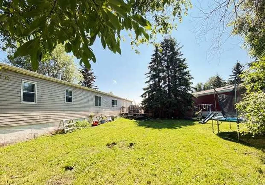 812 6 Avenue SW Slave Lake AB T0G 2A4