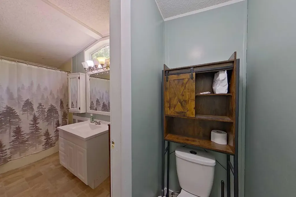 812 6 Avenue SW Slave Lake AB T0G 2A4