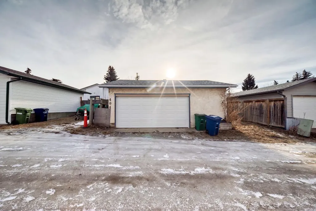 404 Acacia Drive SE Airdrie AB T4B 1G1