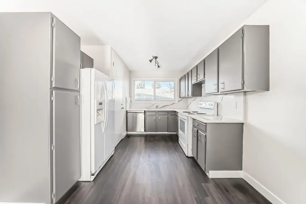 404 Acacia Drive SE Airdrie AB T4B 1G1