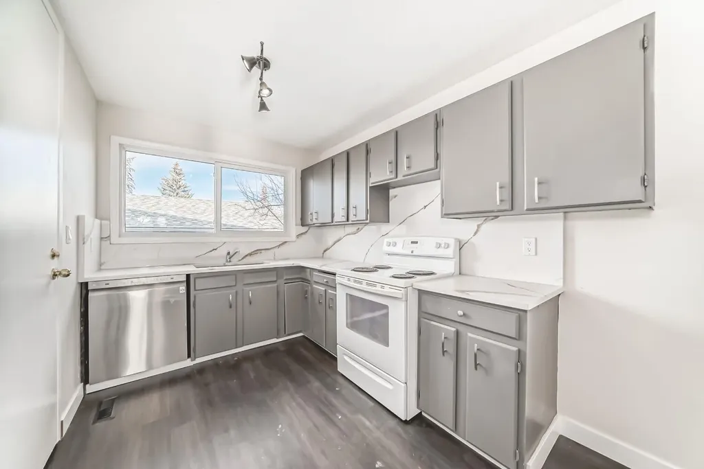 404 Acacia Drive SE Airdrie AB T4B 1G1