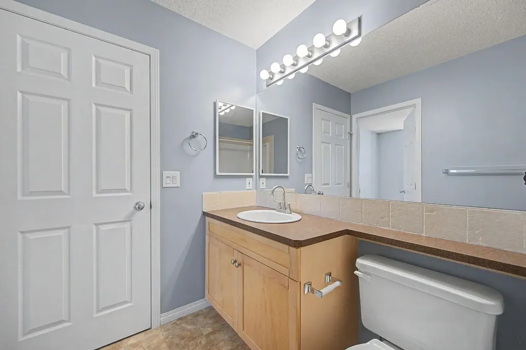 65 Royal Birch Villas NW Calgary AB T3G 5V2