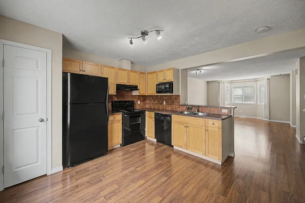 65 Royal Birch Villas NW Calgary AB T3G 5V2
