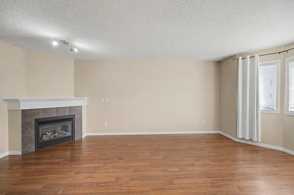 65 Royal Birch Villas NW Calgary AB T3G 5V2