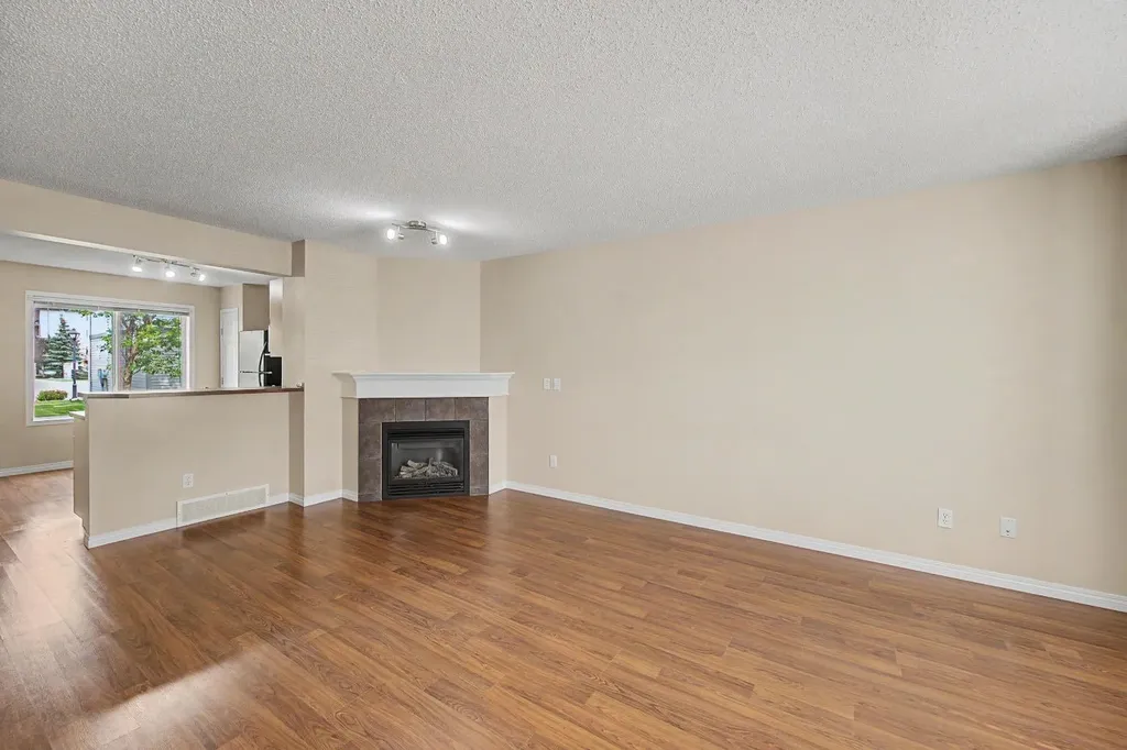 65 Royal Birch Villas NW Calgary AB T3G 5V2