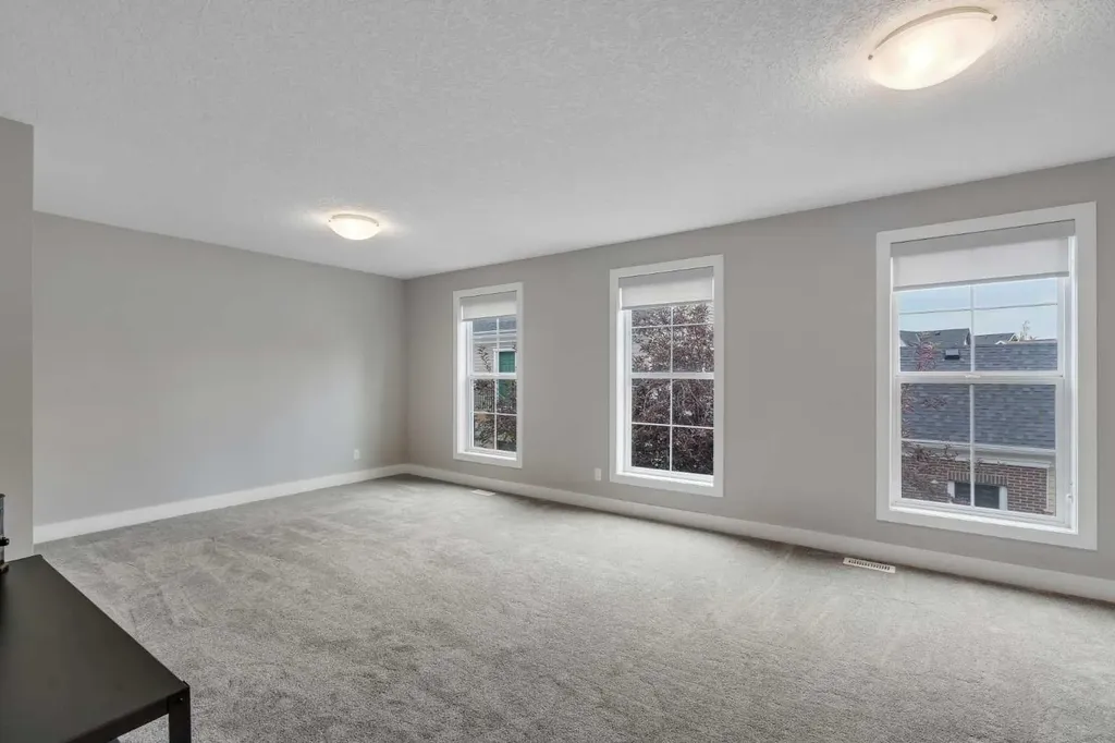 71 Victoria Cross Boulevard SW Calgary AB T3E 7W3