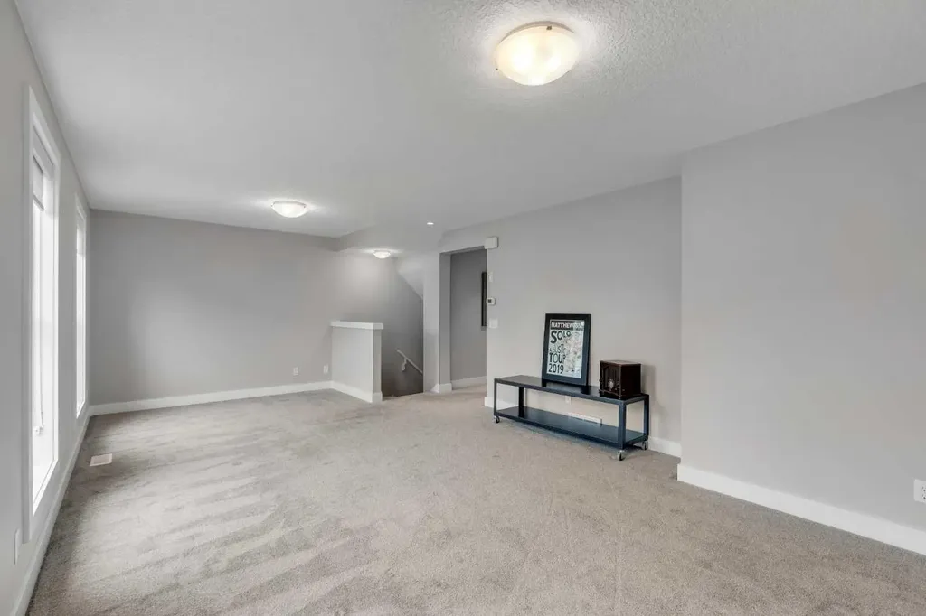 71 Victoria Cross Boulevard SW Calgary AB T3E 7W3