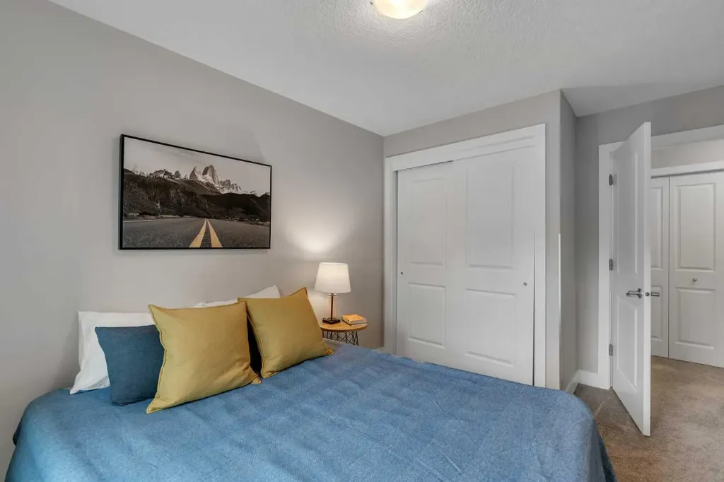 71 Victoria Cross Boulevard SW Calgary AB T3E 7W3