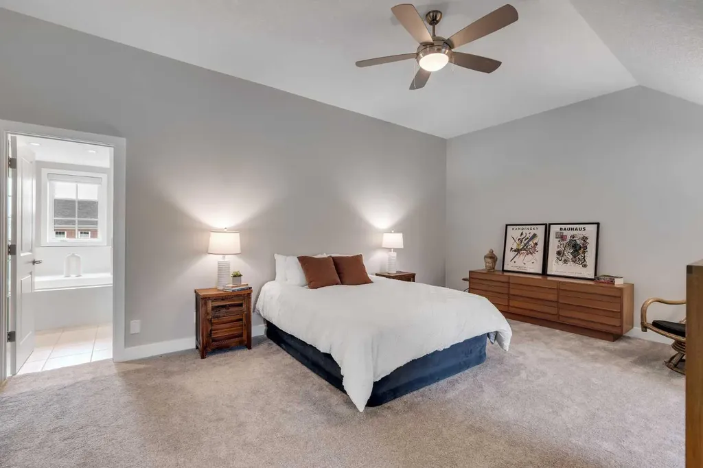71 Victoria Cross Boulevard SW Calgary AB T3E 7W3
