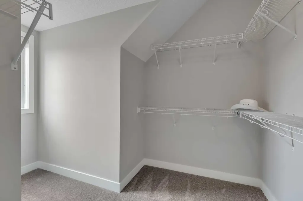 71 Victoria Cross Boulevard SW Calgary AB T3E 7W3