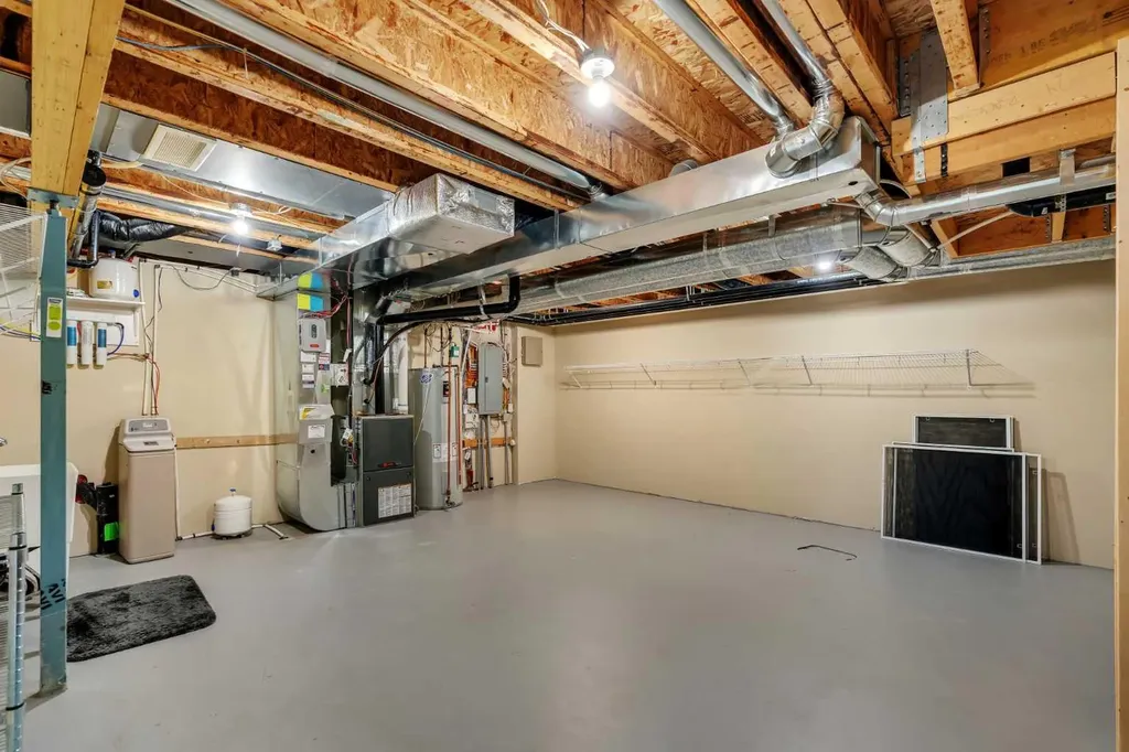 71 Victoria Cross Boulevard SW Calgary AB T3E 7W3