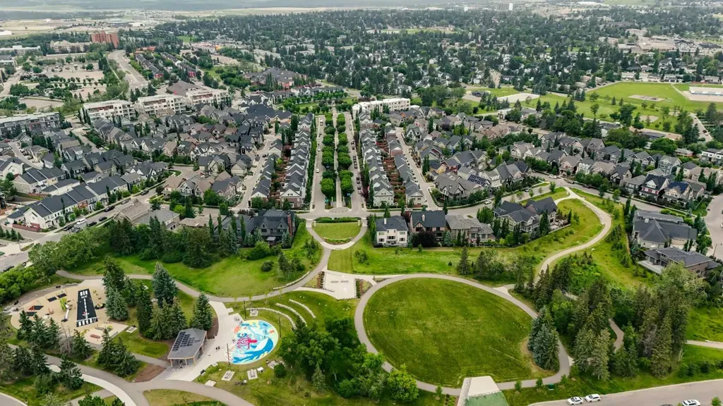 71 Victoria Cross Boulevard SW Calgary AB T3E 7W3