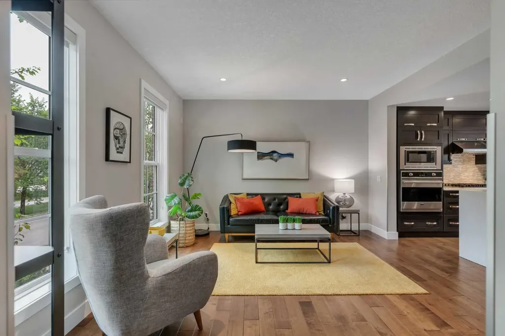 71 Victoria Cross Boulevard SW Calgary AB T3E 7W3