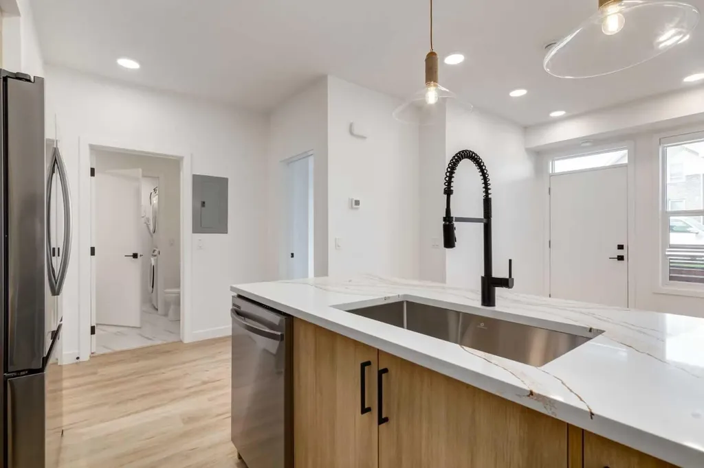 131 148 Avenue NW Calgary AB T3P 1H9