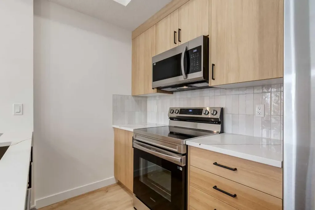 131 148 Avenue NW Calgary AB T3P 1H9