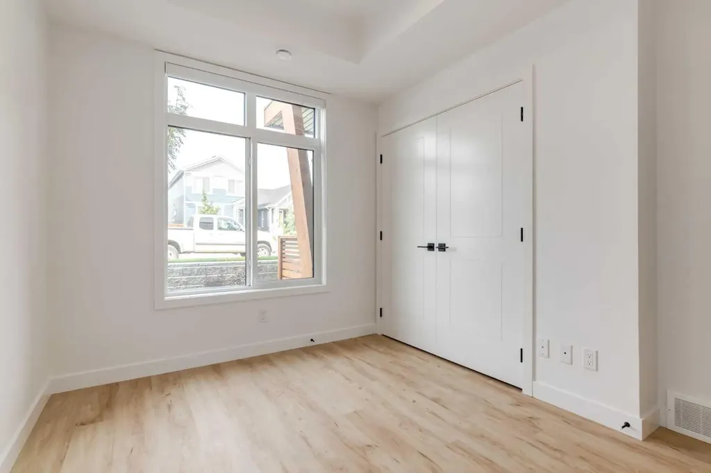 131 148 Avenue NW Calgary AB T3P 1H9