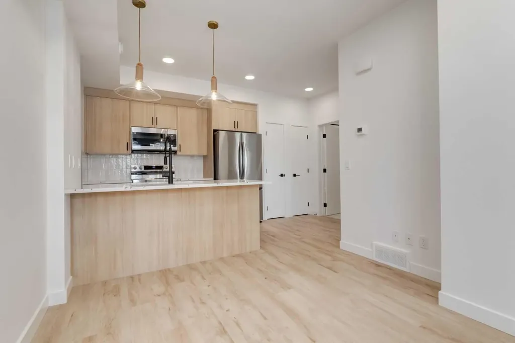131 148 Avenue NW Calgary AB T3P 1H9