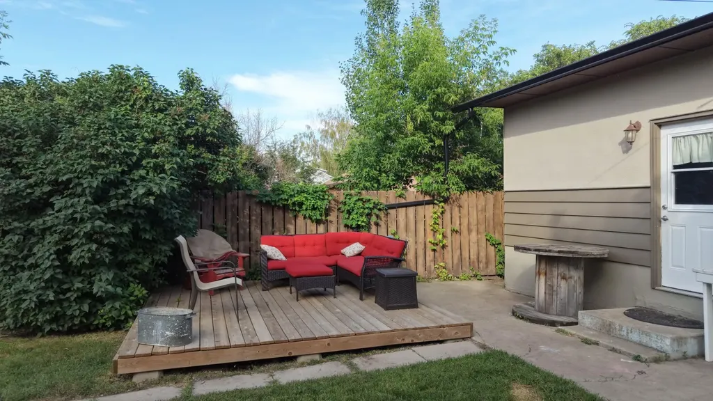 2312 18 Street Nanton AB T0L1R0