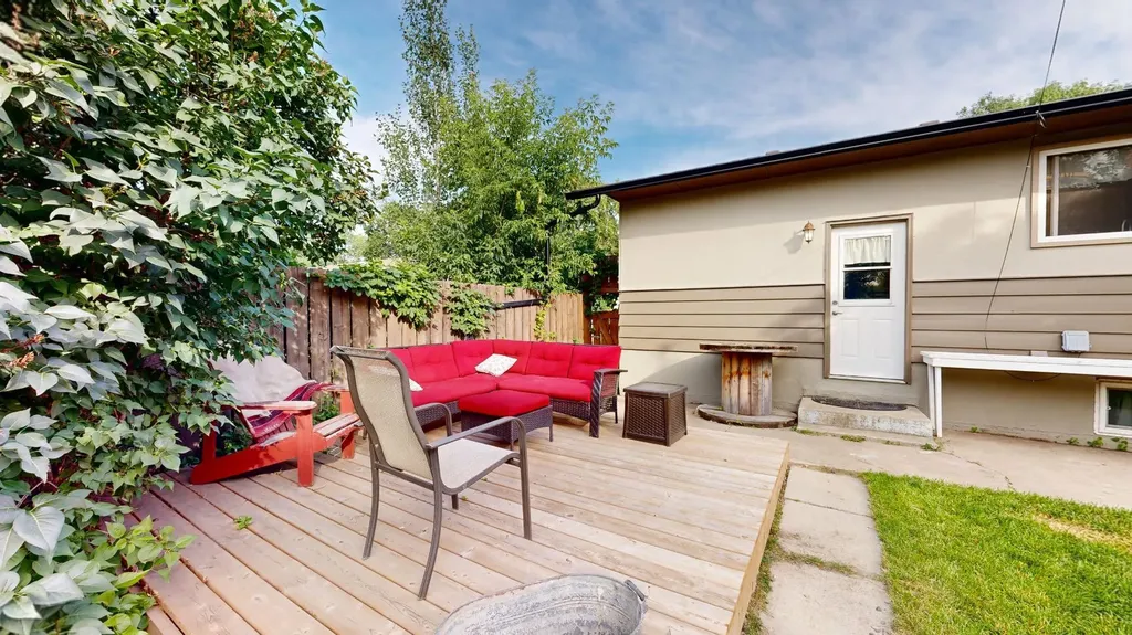 2312 18 Street Nanton AB T0L1R0