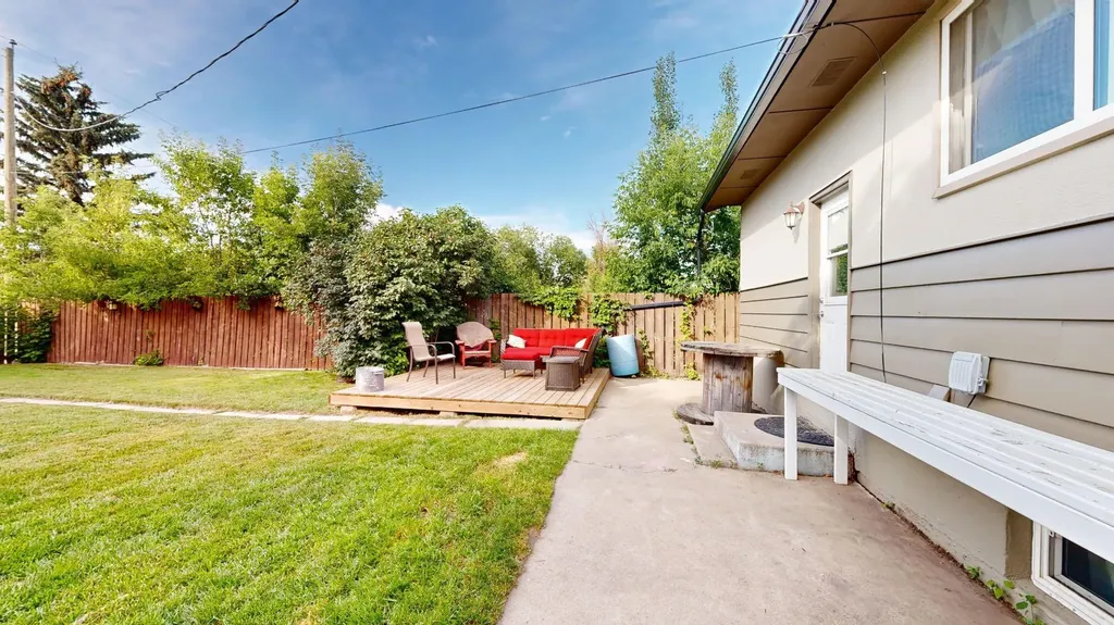 2312 18 Street Nanton AB T0L1R0
