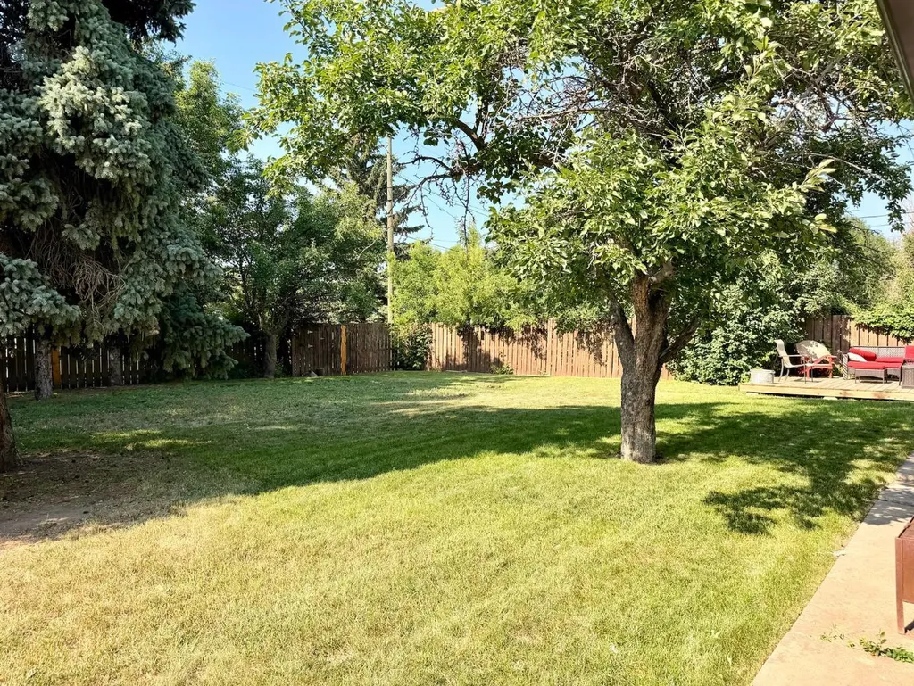 2312 18 Street Nanton AB T0L1R0