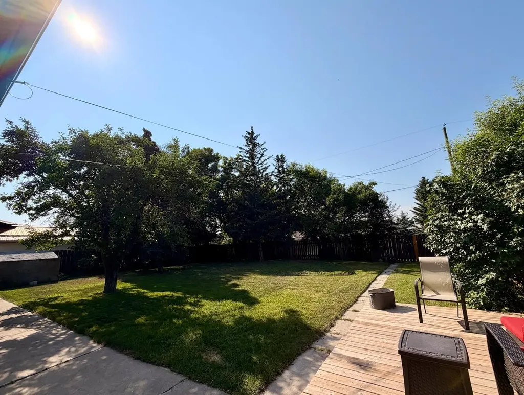 2312 18 Street Nanton AB T0L1R0