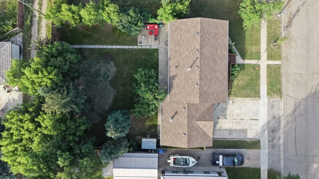 2312 18 Street Nanton AB T0L1R0