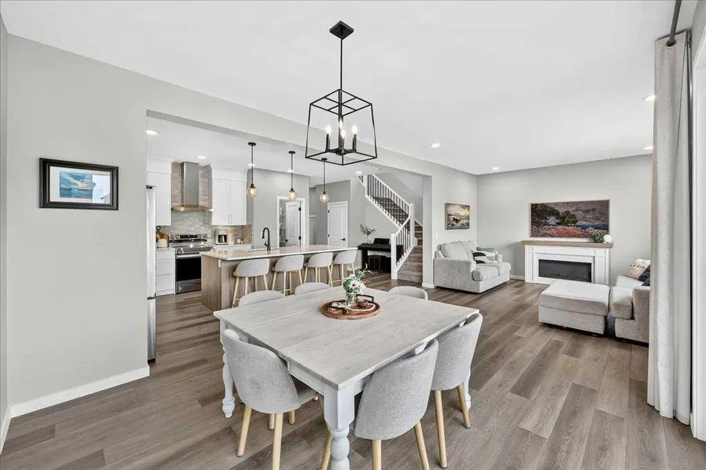 421 Magnolia Way SE Calgary AB T3M 3T4