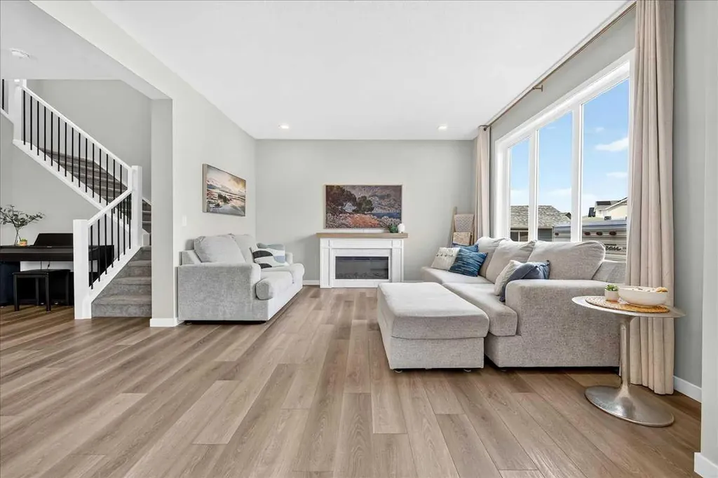 421 Magnolia Way SE Calgary AB T3M 3T4