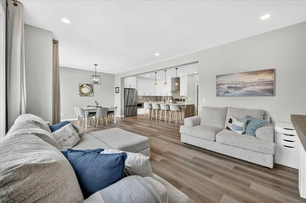 421 Magnolia Way SE Calgary AB T3M 3T4
