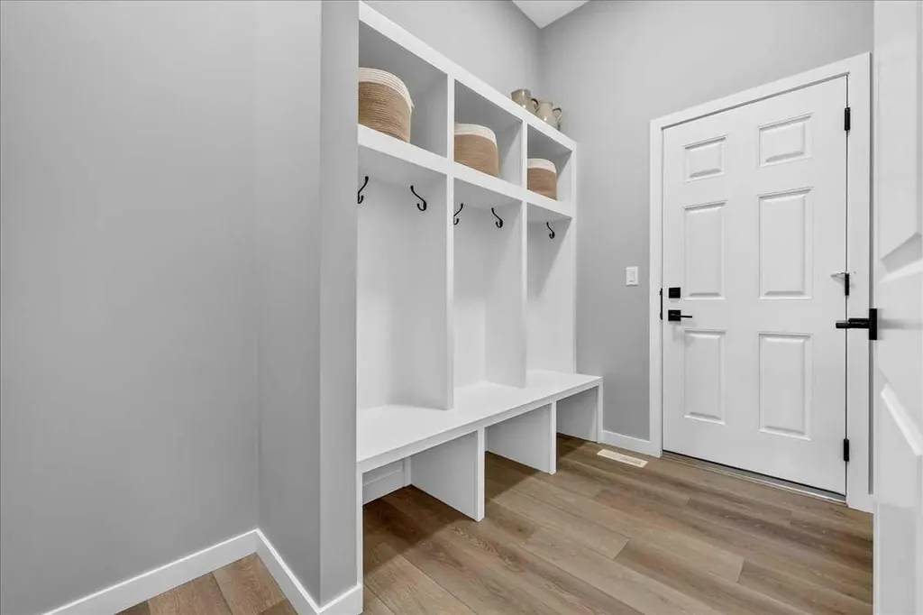 421 Magnolia Way SE Calgary AB T3M 3T4