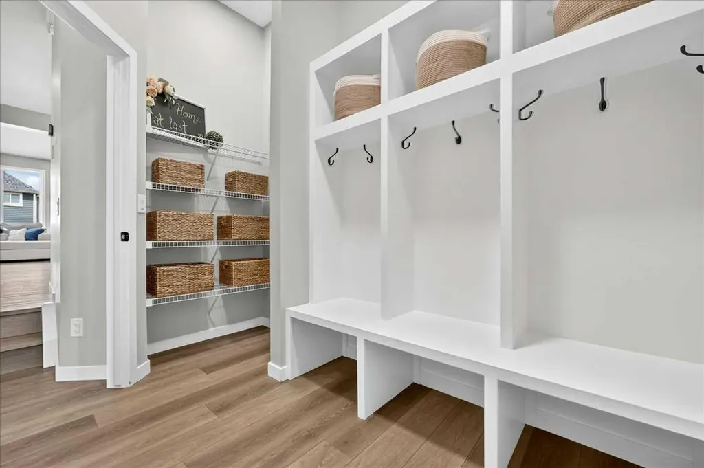 421 Magnolia Way SE Calgary AB T3M 3T4