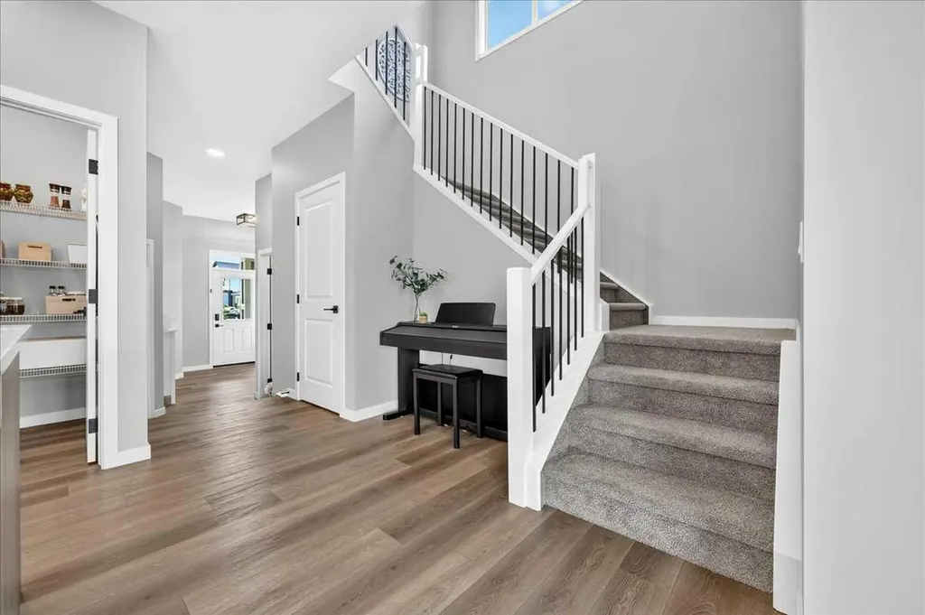 421 Magnolia Way SE Calgary AB T3M 3T4