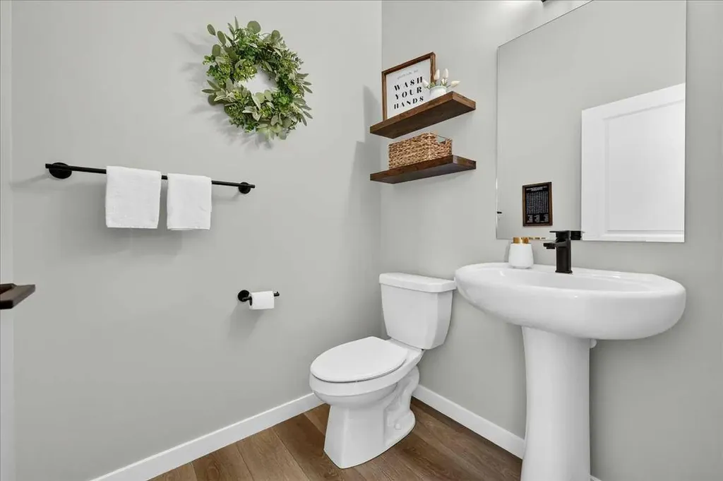 421 Magnolia Way SE Calgary AB T3M 3T4