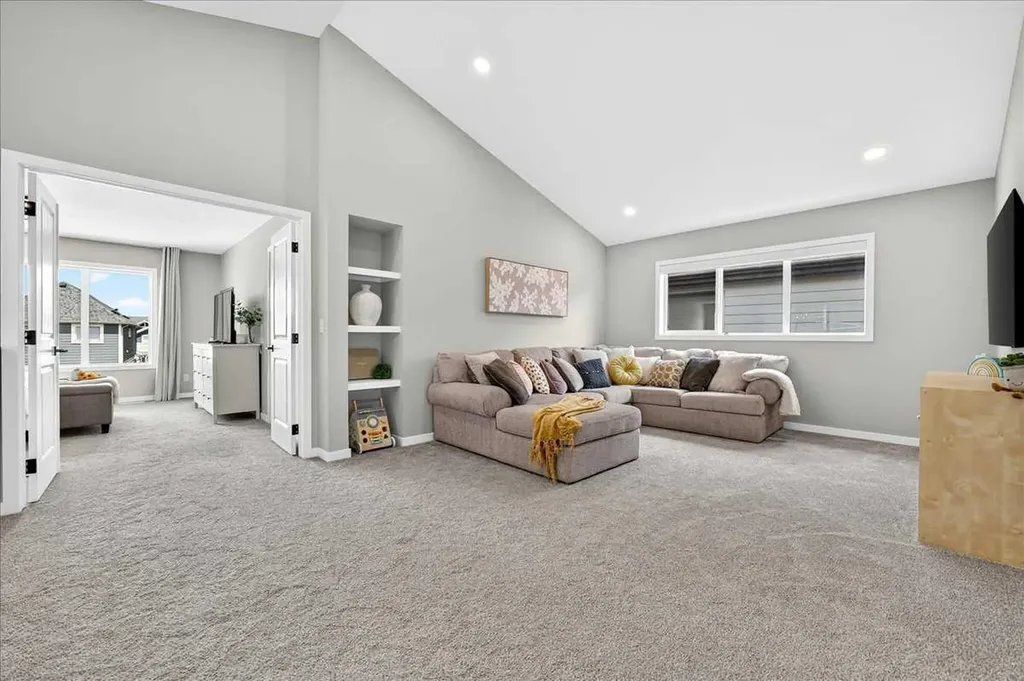 421 Magnolia Way SE Calgary AB T3M 3T4